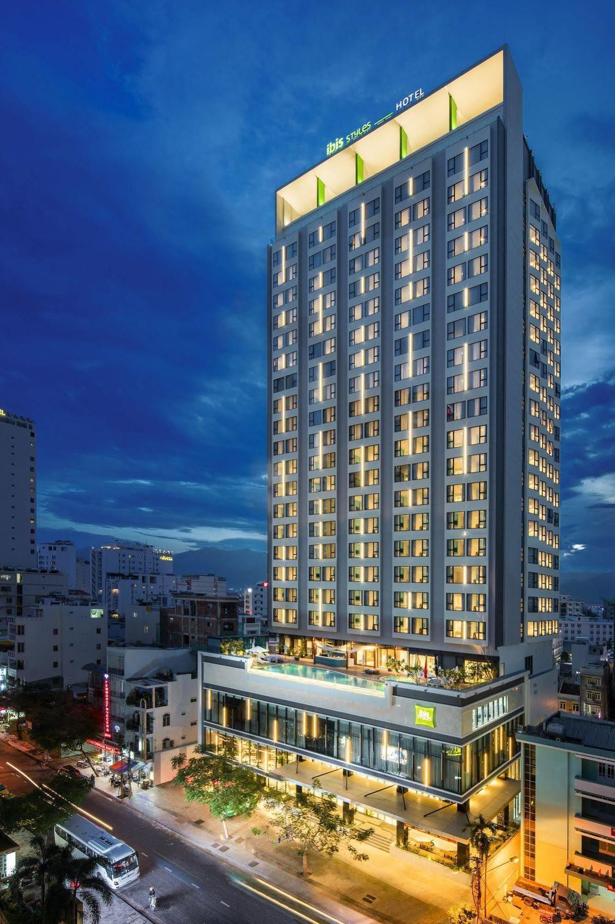 Ibis styles nha. Нха Транг Вьетнам. Нячанг Вьетнам отели. Вьетнам Ибис. Ibis Styles nha trang Hotel.